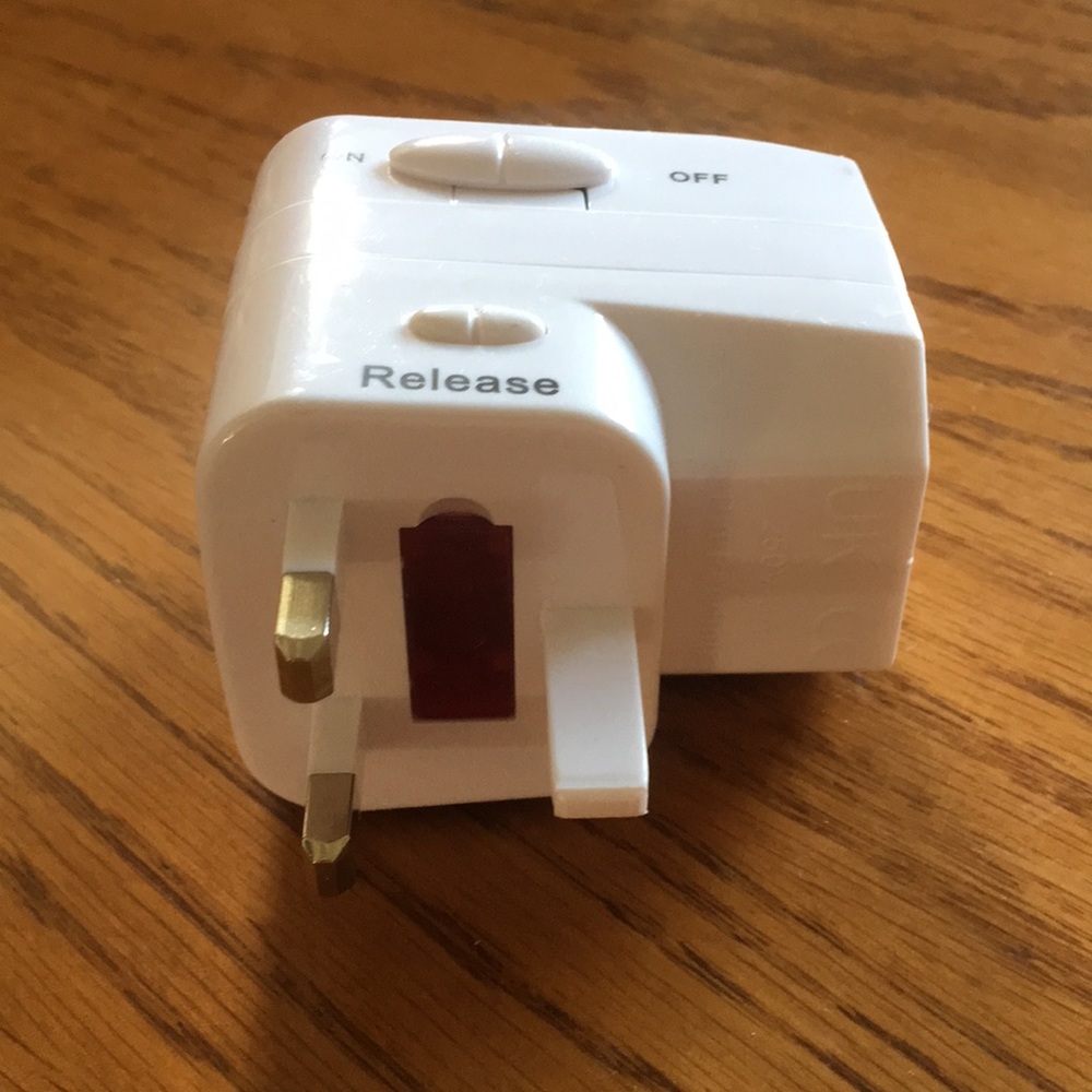 3/$25 Universal Power Adapter Plugs - Picture 3 of 4